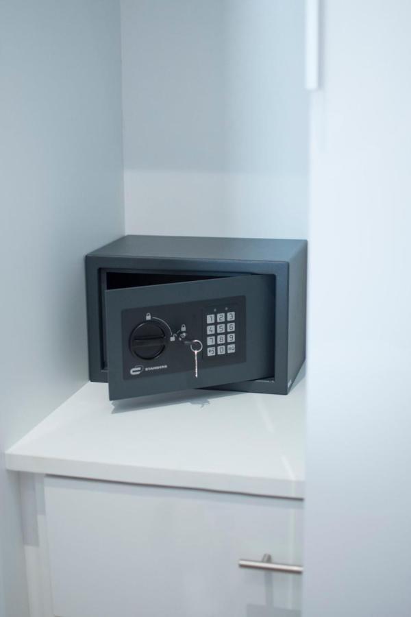 Live The Luxe Apartment Kallithea  ภายนอก รูปภาพ
